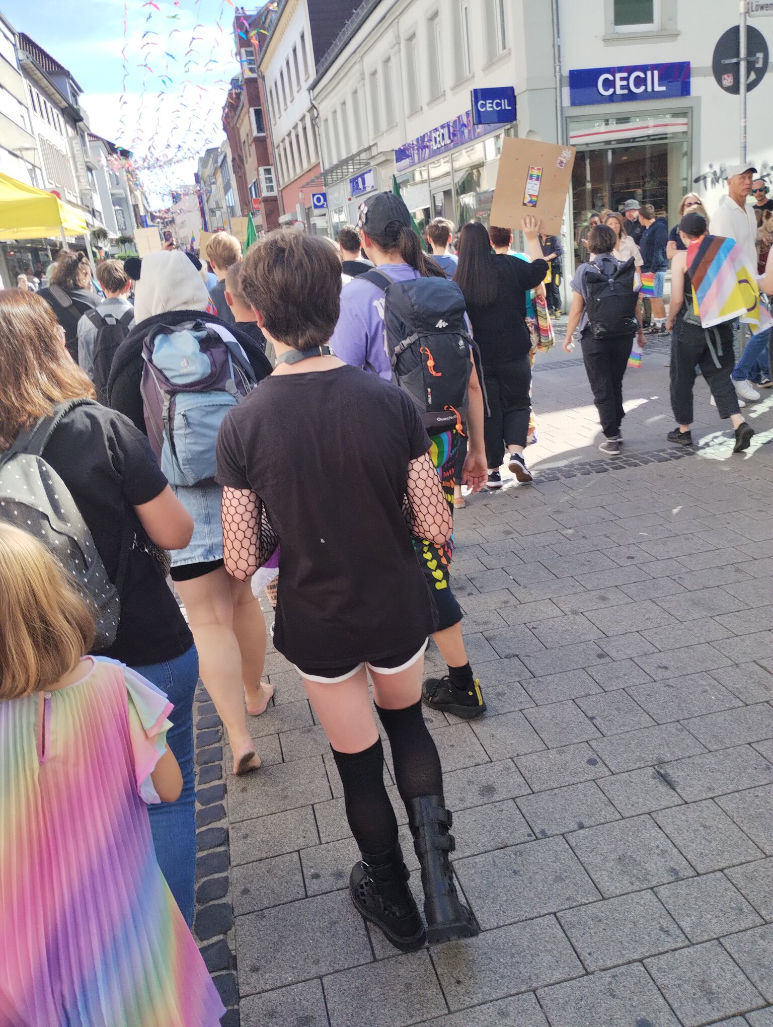 Marching through the pedestrian zone under the bunting. CSD Lautre 2026, photo: gaycation.eu