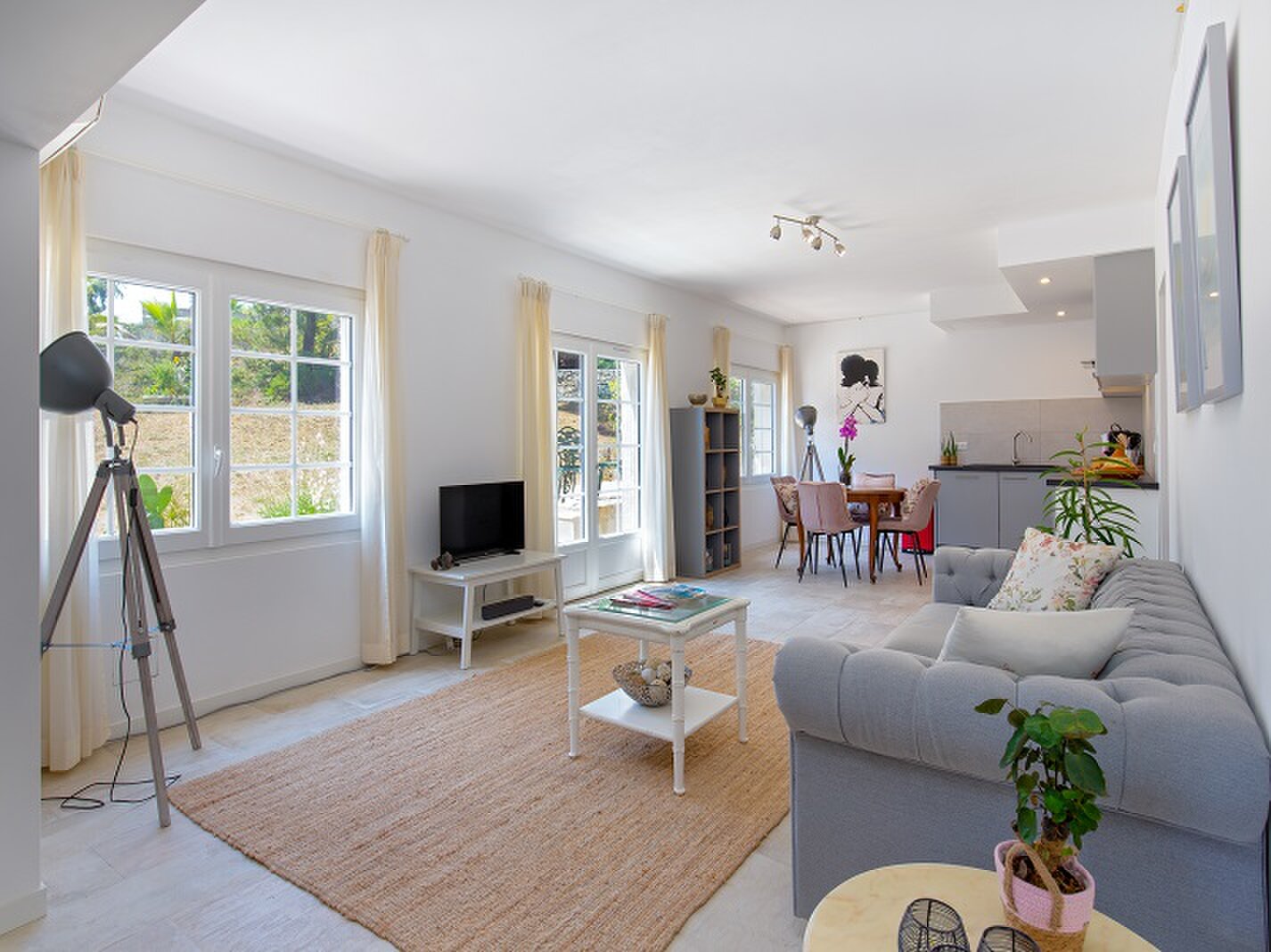 The living and dining area in the Signoret room.