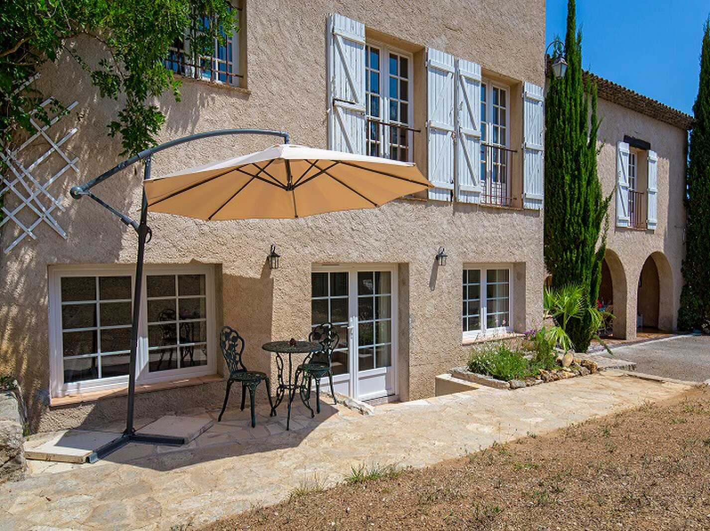 The Signoret room's terrace entrance.