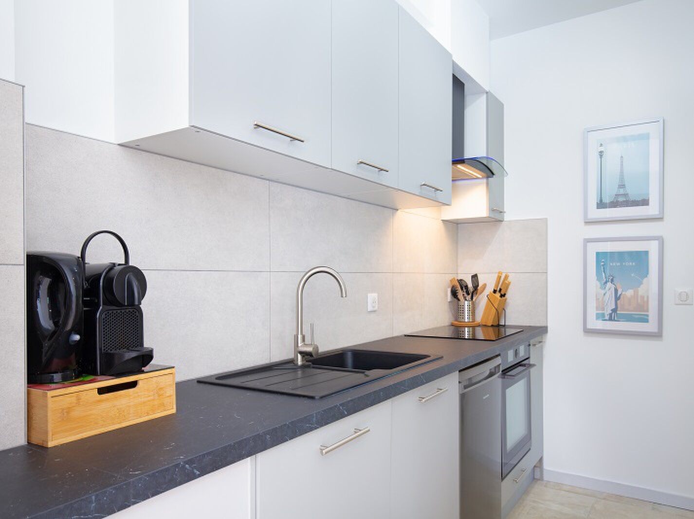 The kitchenette in the Bardot room.