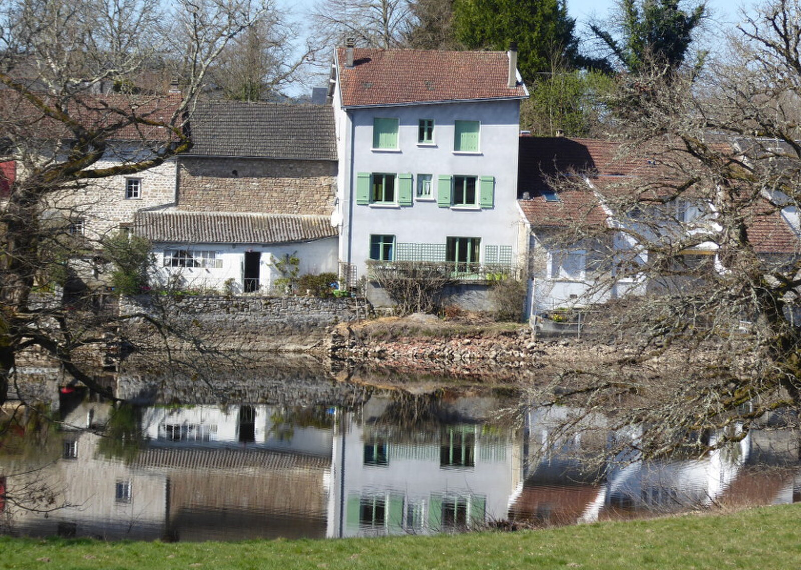 L'Hirondelle du Lac