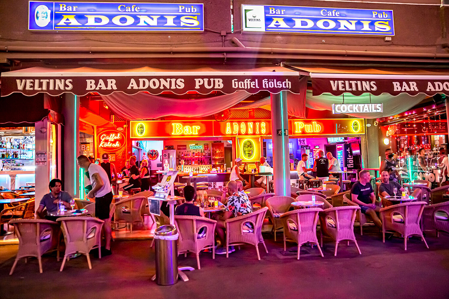 Adonis Bar