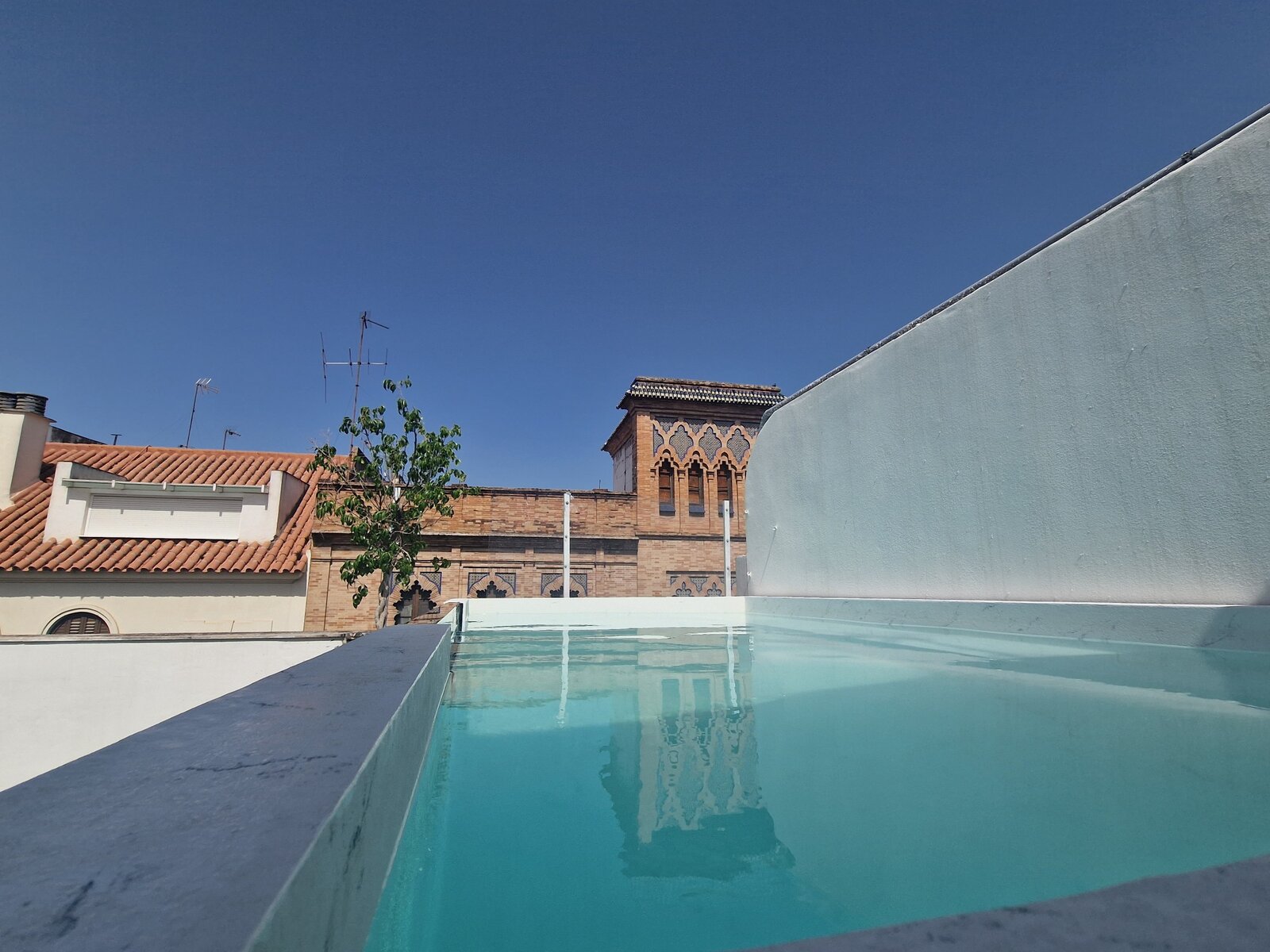 Hotel y Apartamentos Dona Lola