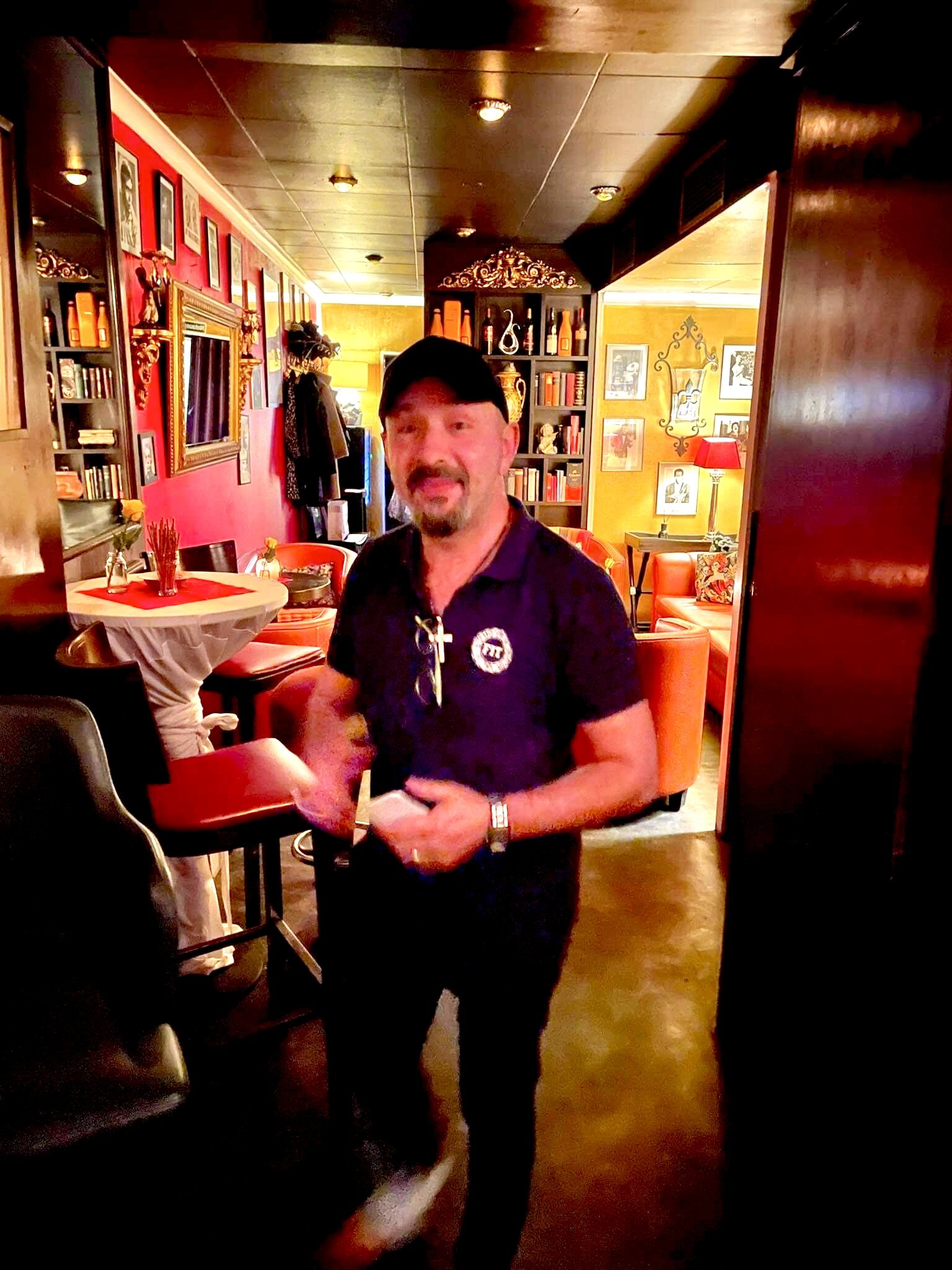 Bar Studio 1