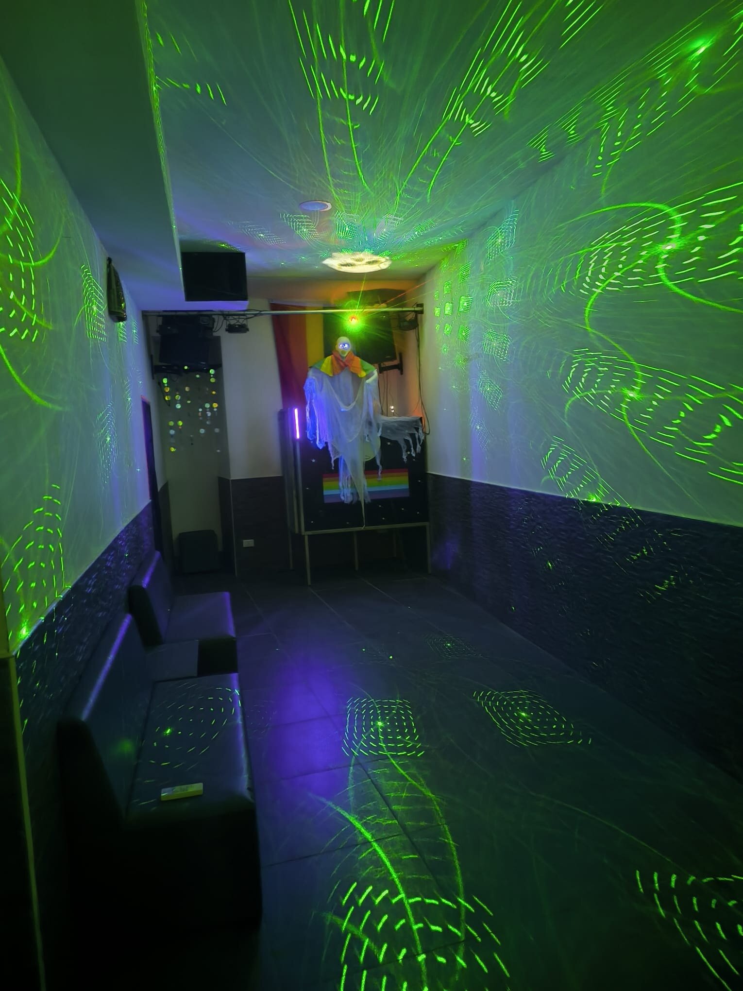 Bunker Men's Club