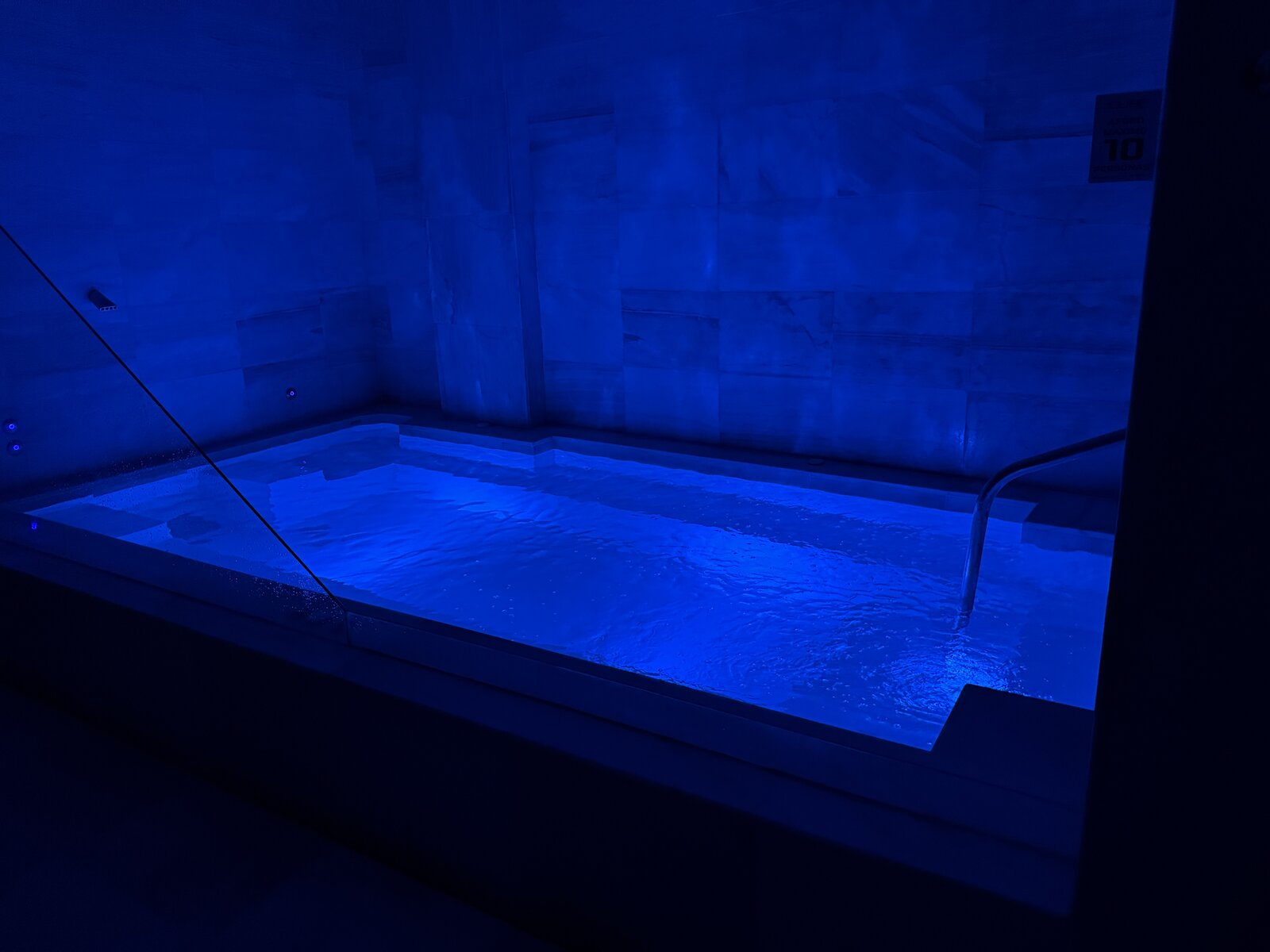 Hydromassage jacuzzi in the sauna and shower area