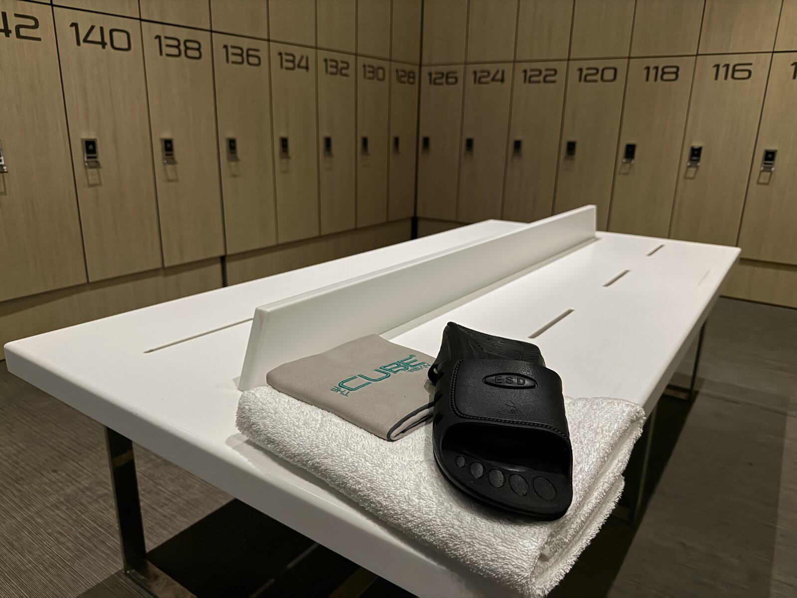 Hydromassage jacuzzi in the sauna and shower area