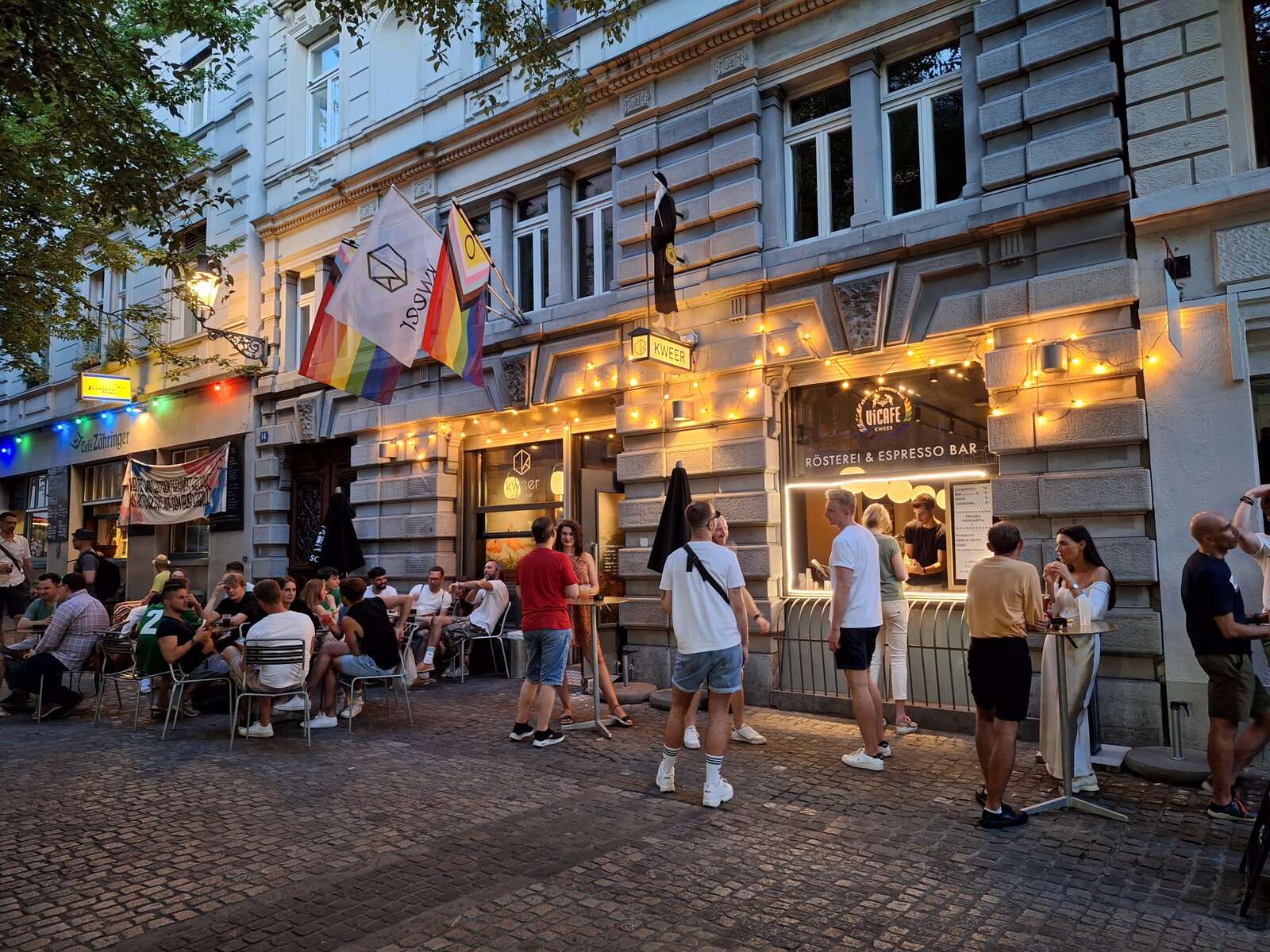 KWEER Bar