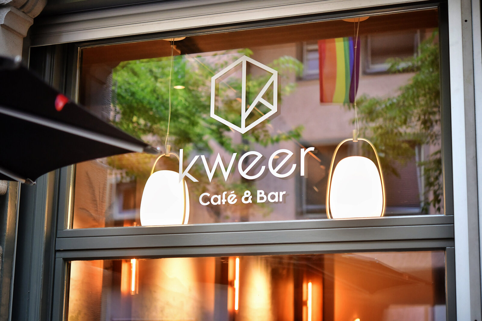 KWEER Bar